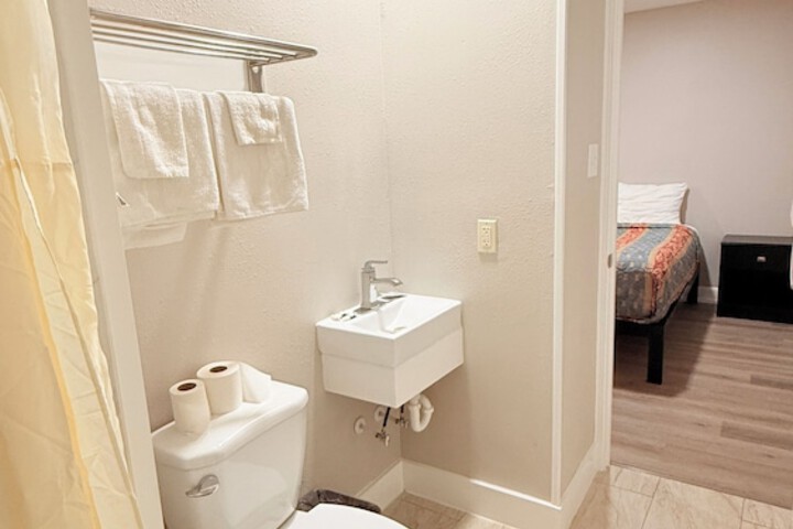 Room 8 of 14
