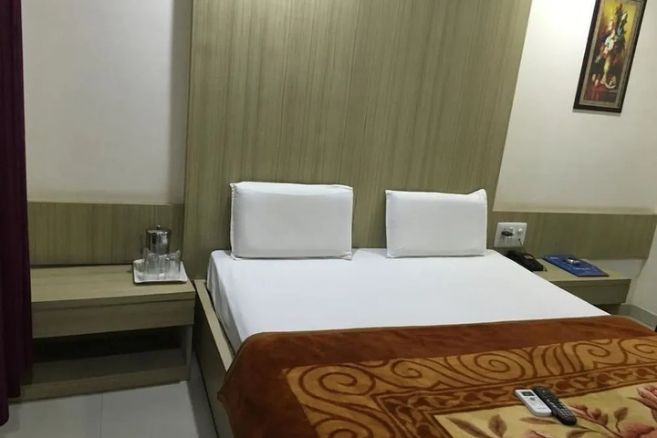 Room 16 of 18