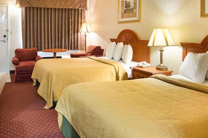 2 Double Beds (6 of 6)