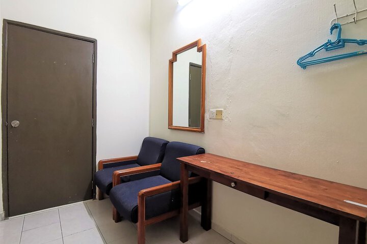 Room 27 of 36