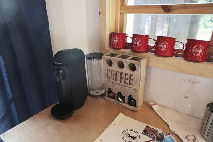 Breakfast/Coffee Service 32 of 45