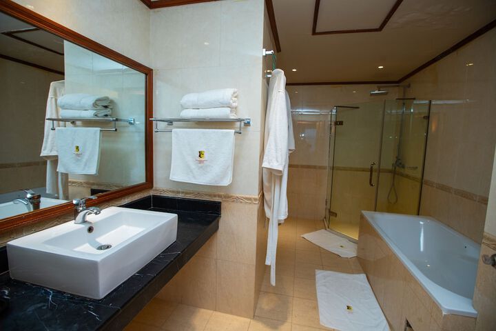 Room 15 of 27