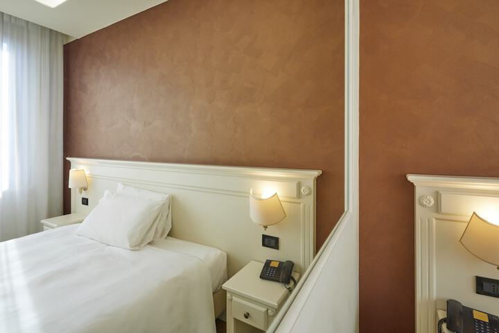 Room 17 of 59