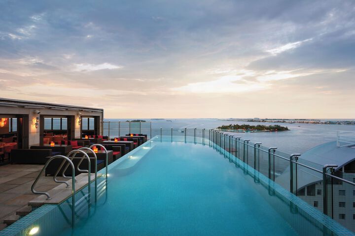 Hotel with Pool
