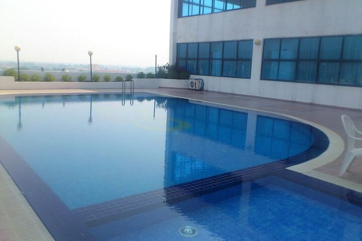 Pools & Facilities