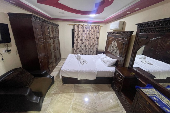 Room 13 of 41