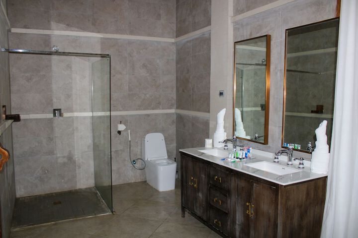 Room 12 of 26