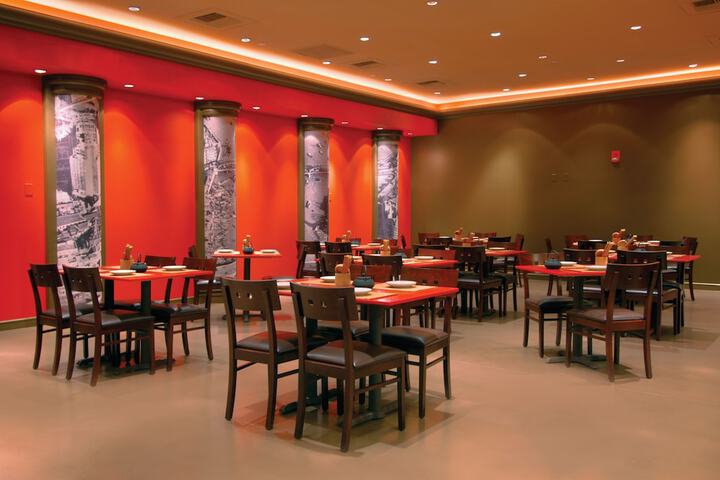 Dining 26 of 38