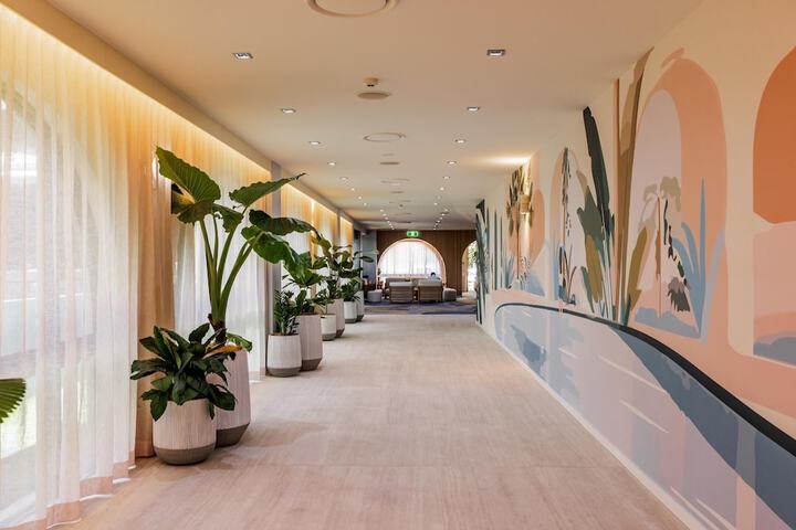 Entrance & Lobby