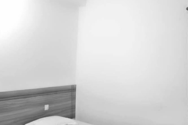 Room 5 of 23