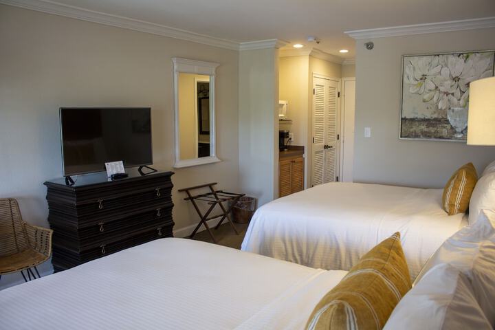2 Queen Beds (5 of 5)