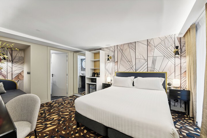 Room 22 of 120