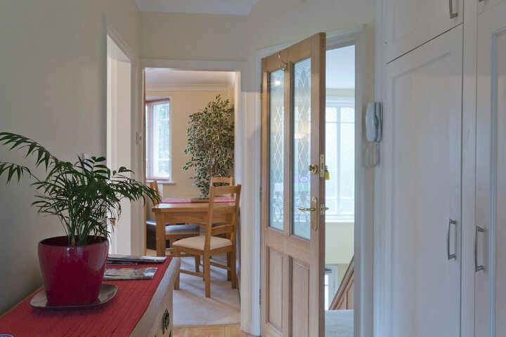 Room 8 of 27