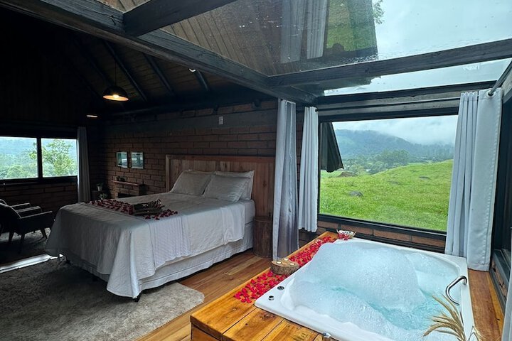 Room 10 of 80