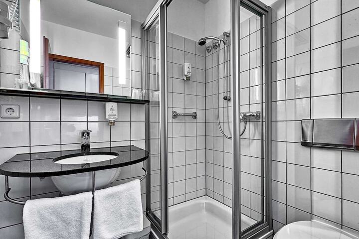 Room 52 of 55