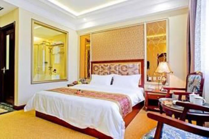 Room 4 of 35