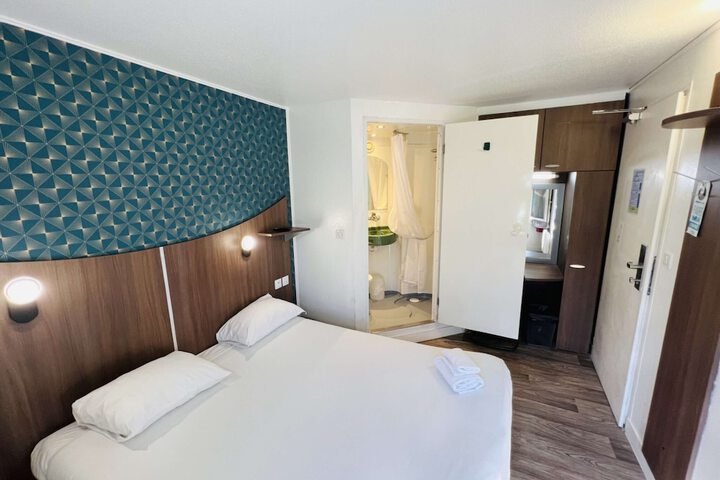 Room 30 of 51