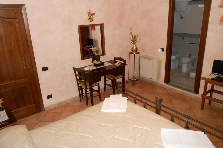 Room 3 of 22