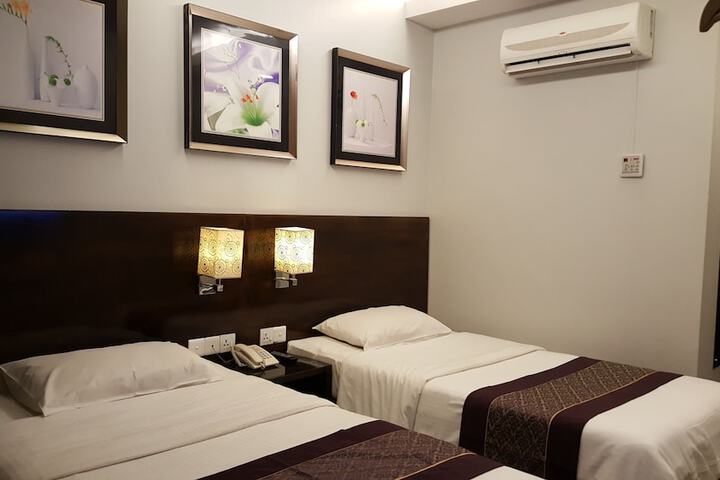 Room 9 of 43
