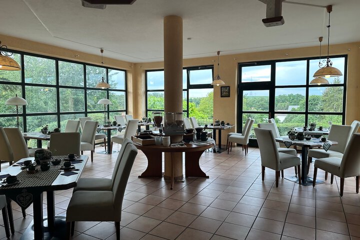 Breakfast/Coffee Service 12 of 42