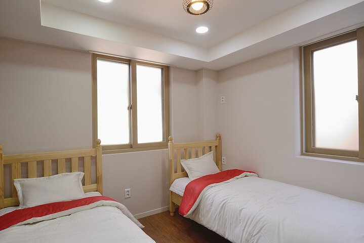 Room 13 of 48