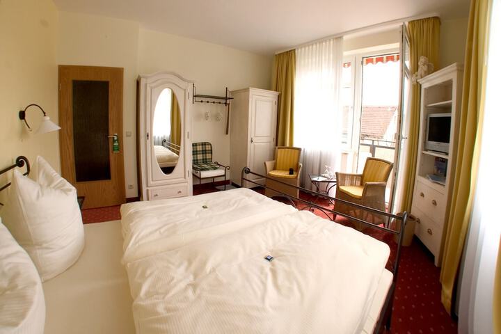 Room 1 of 5