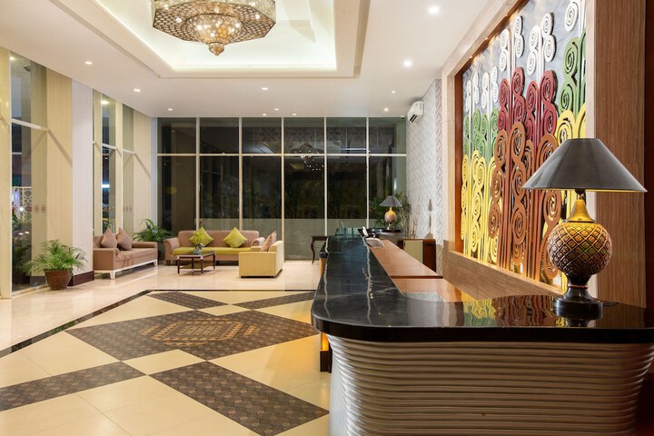 Hotel Lobby