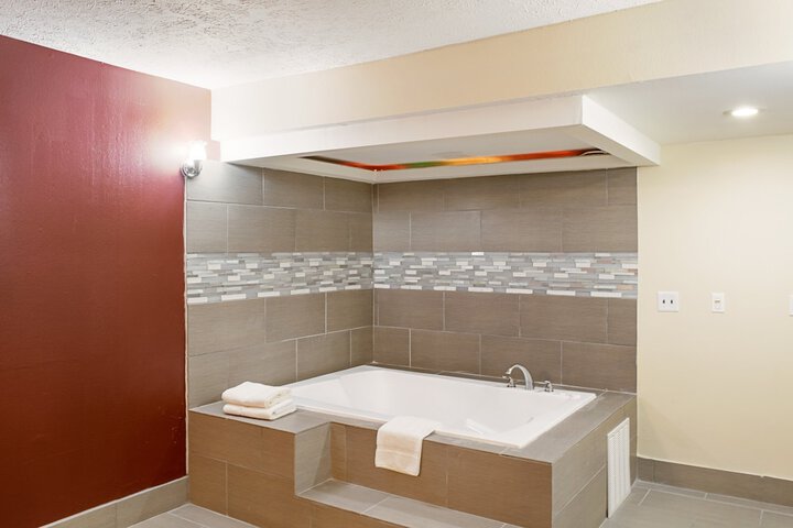 ADA Accessible Superior King (10 of 17)