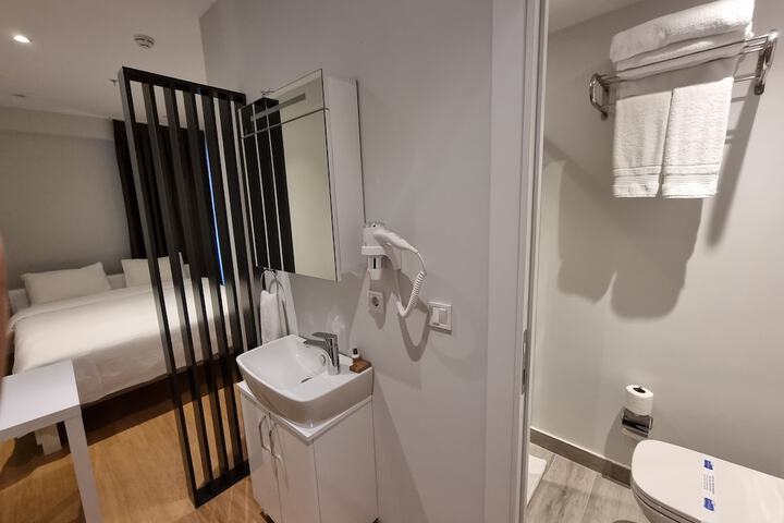 Room 16 of 20