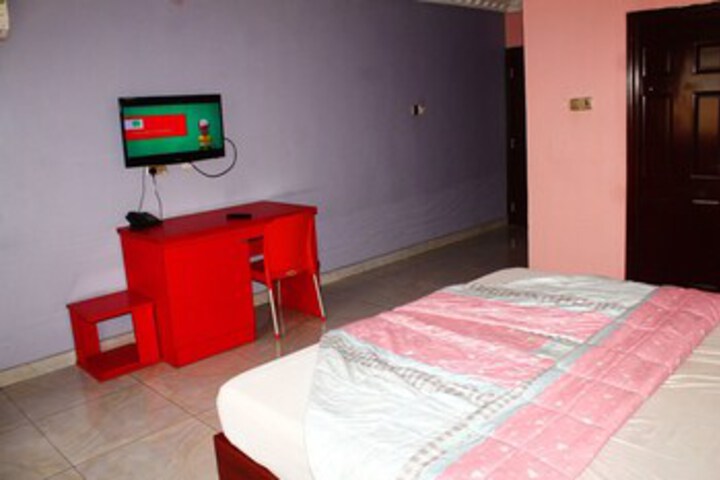 Room 14 of 27