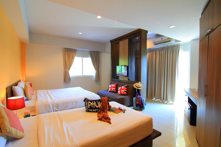 Room 2 of 27
