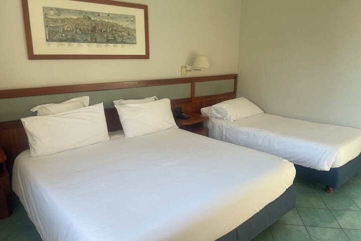 Room 65 of 137