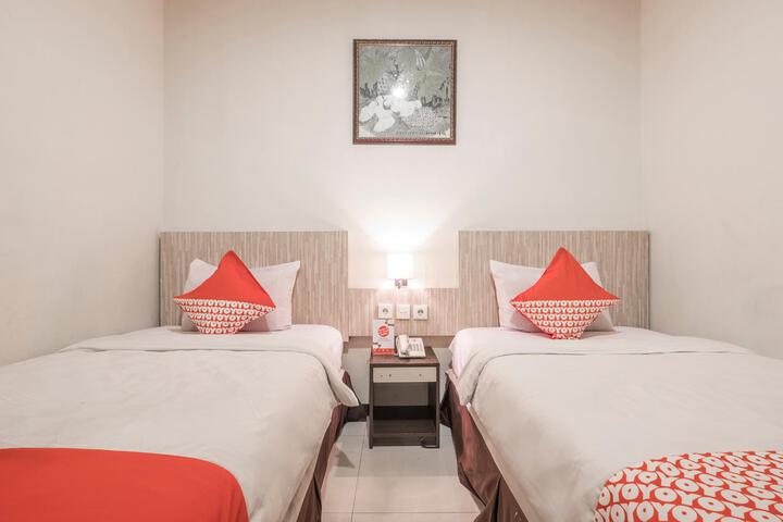 Room 8 of 27