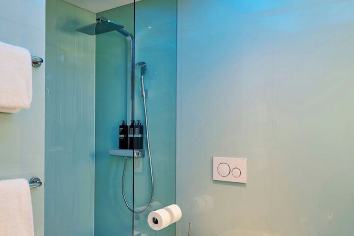 Room 36 di 70