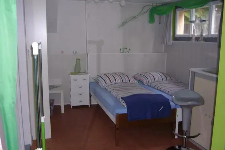 Room 2 of 8