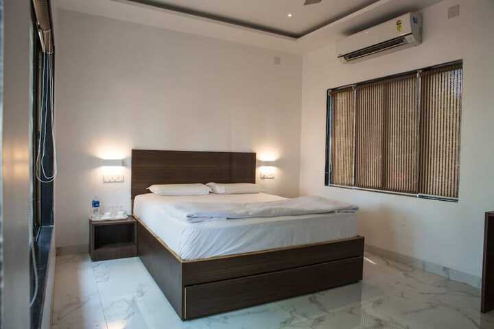 Room 2 of 8