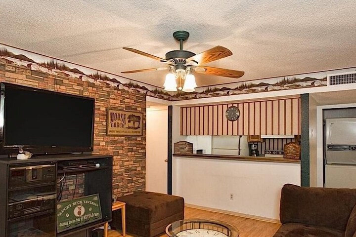 Room 12 of 19