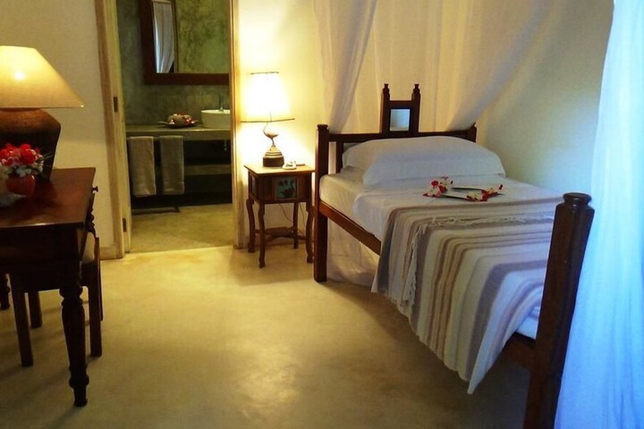Room 10 of 30
