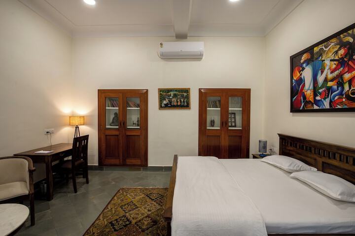 Room 15 of 51