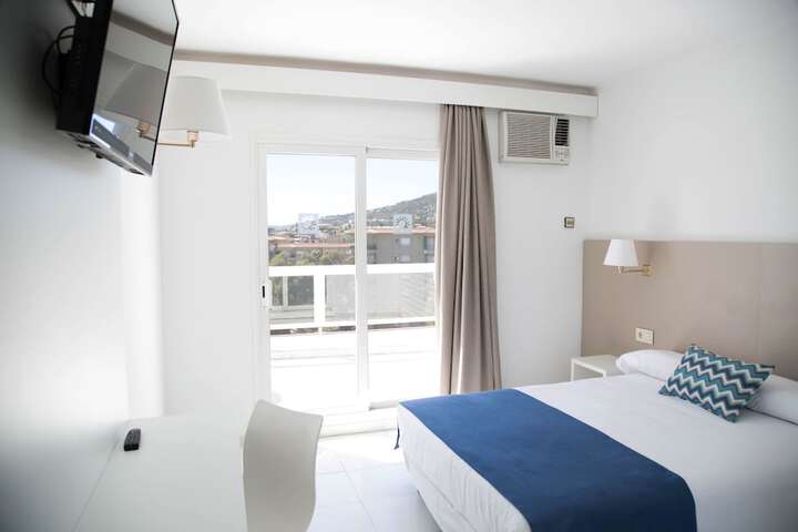 Room 5 of 48