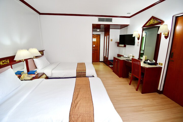 Room 11 of 65