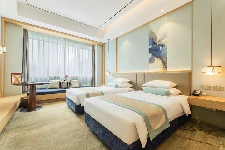 Room 10 of 15