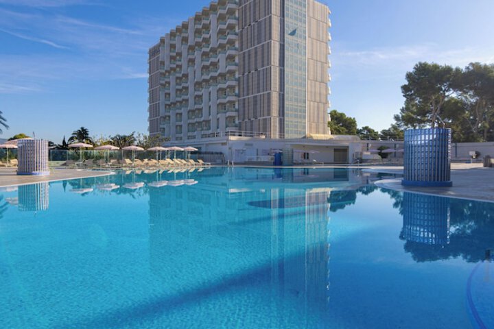 Pools & Facilities