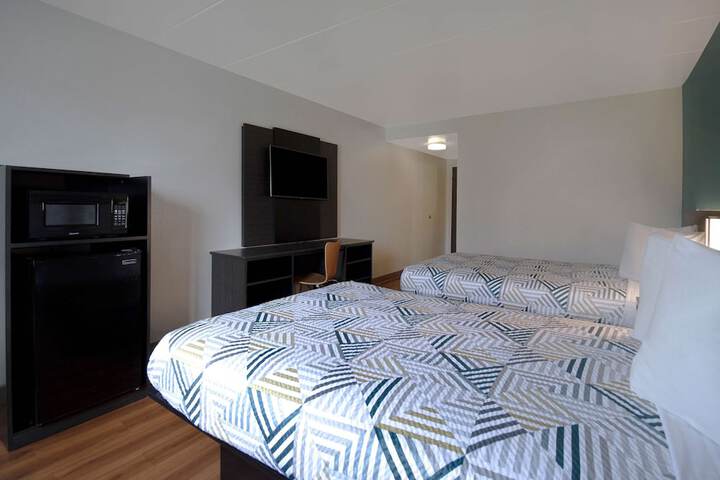 Double Deluxe King Bed (7 of 15)