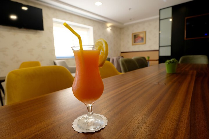 Lounge 81 of 106