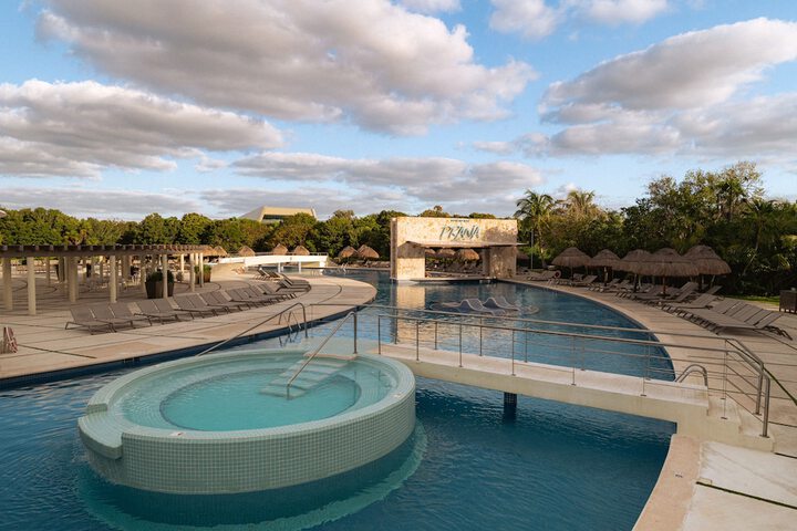 Pool 45 of 209