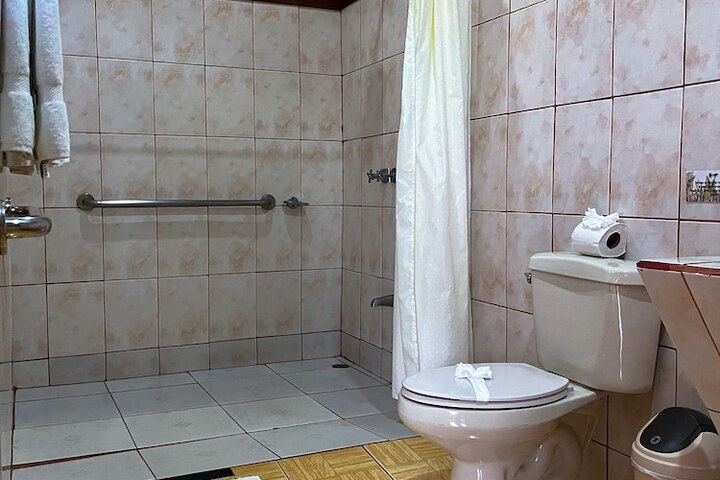 Room 18 of 39