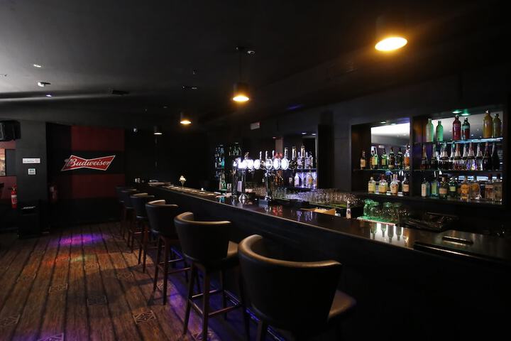 Lounge 39 of 49