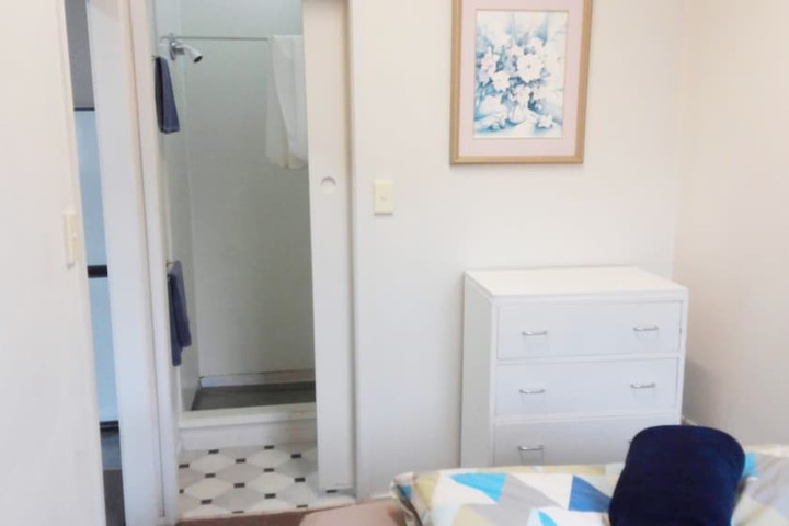 Room 12 of 38