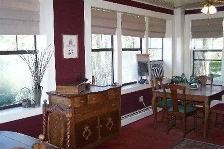 Room 2 of 5